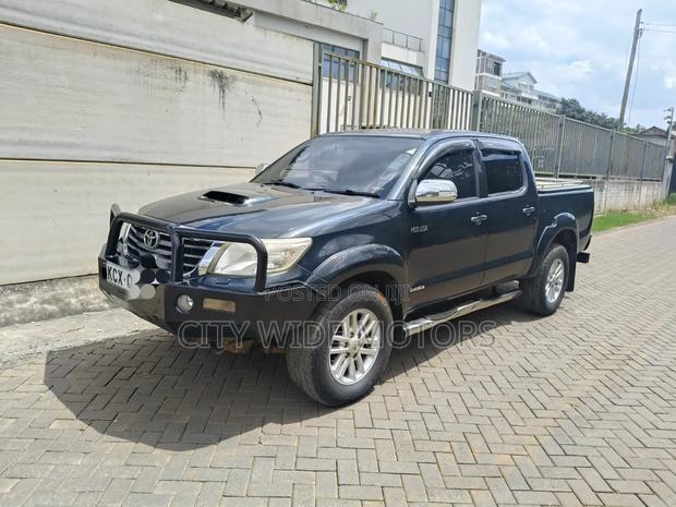 Toyota Hilux 3.0 D-4D 4x4 2013 Black
