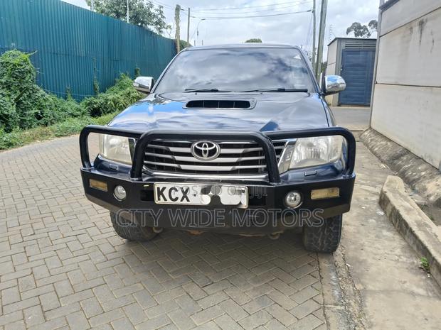 Toyota Hilux 3.0 D-4D 4x4 2013 Black