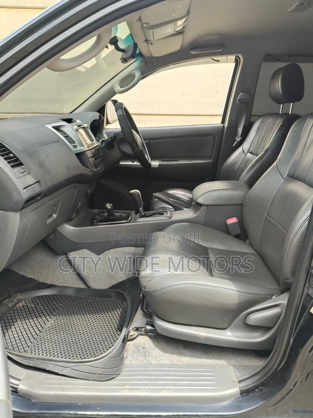 Toyota Hilux 3.0 D-4D 4x4 2013 Black