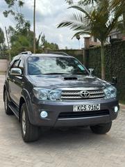 Toyota Fortuner 2011 Gray for sale