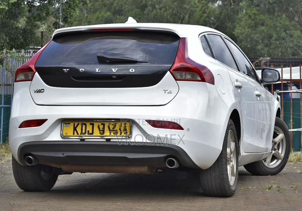 Volvo V40 2015 White