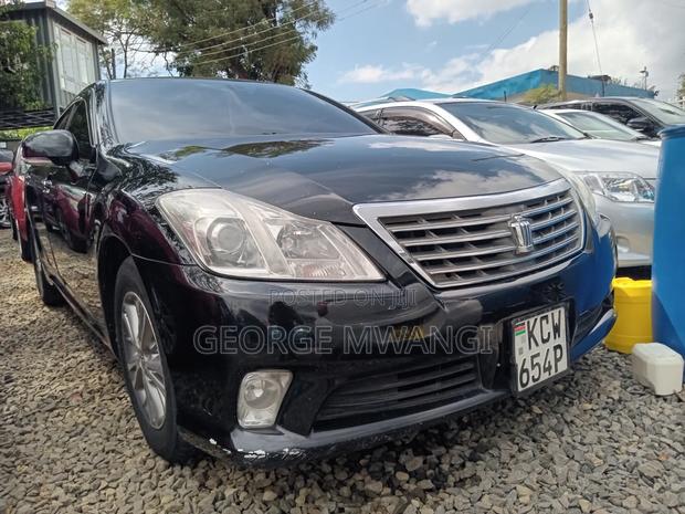 Toyota Crown 2012 Black