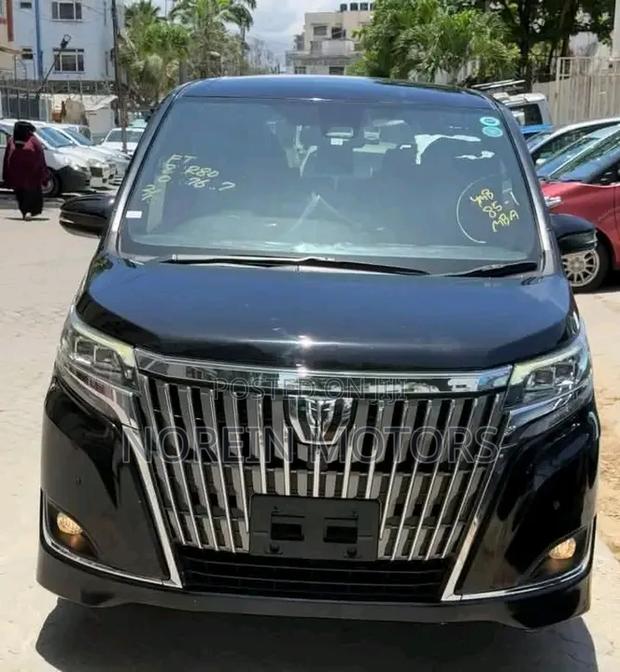 Toyota Esquire 2.0 FWD (7 seater) 2019 Matt Black