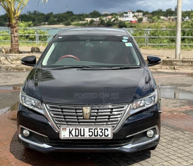 Toyota Premio 2018 Black