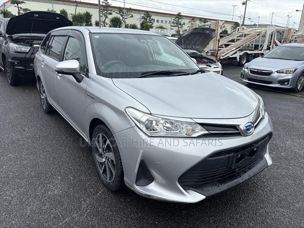 Toyota Corolla Fielder 1.5 Hybrid FWD 2020 Silver