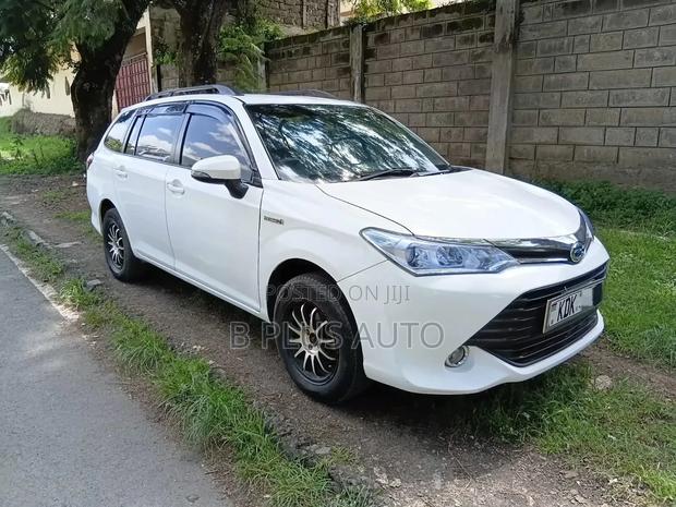 Toyota Corolla Fielder 1.5 Hybrid FWD 2014 White
