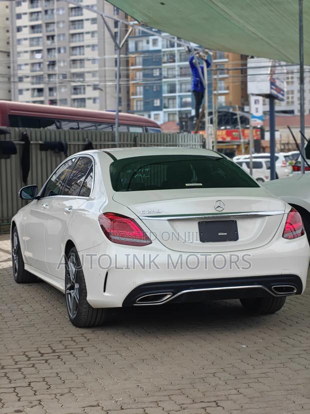 Mercedes-Benz C200 2019 White