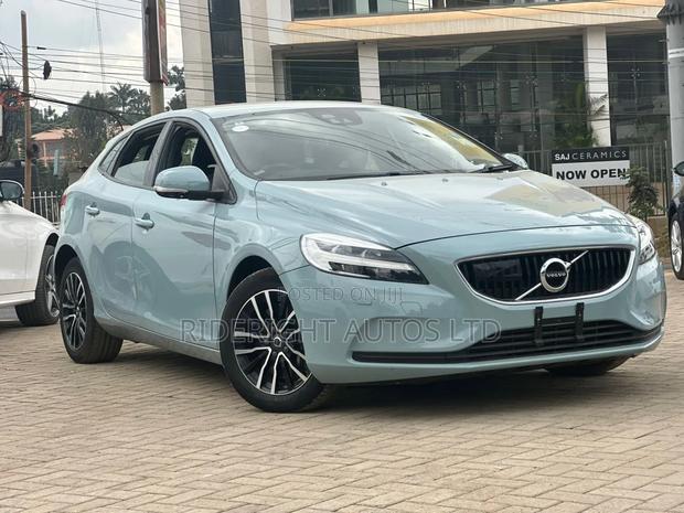 Volvo V40 2019 Blue