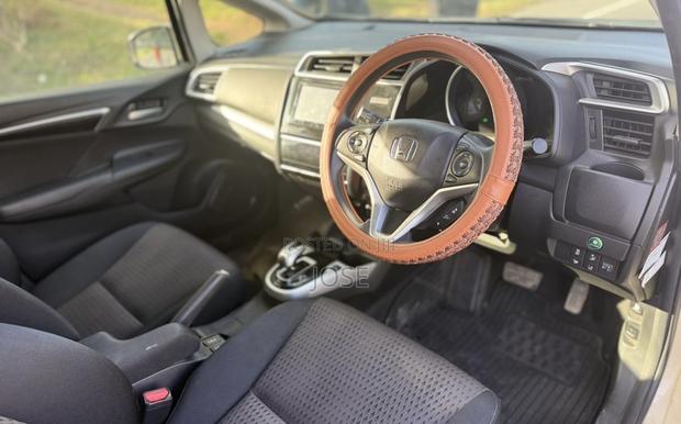 Honda Fit 2018 Ivory