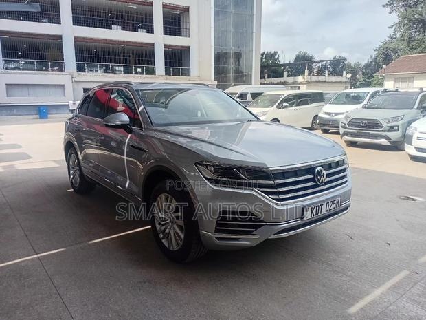 Volkswagen Touareg 2023 Silver