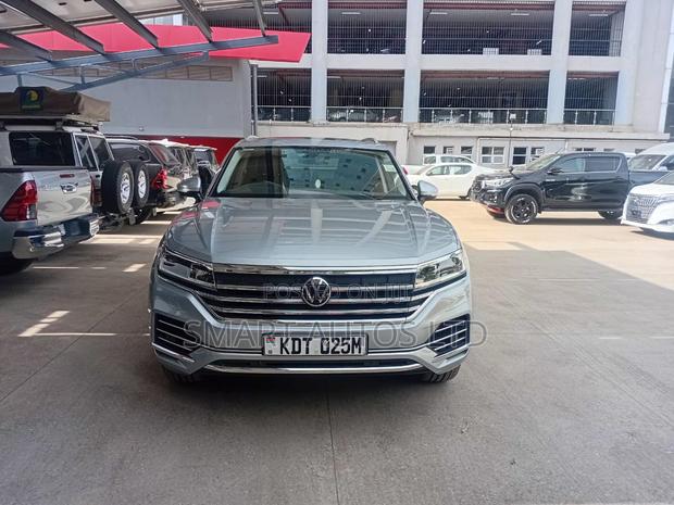 Volkswagen Touareg 2023 Silver