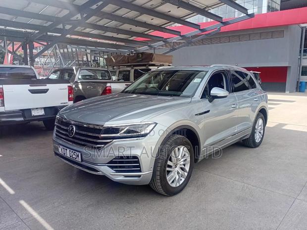 Volkswagen Touareg 2023 Silver