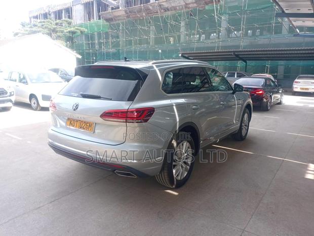 Volkswagen Touareg 2023 Silver