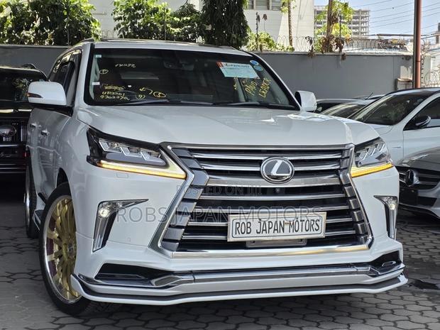 Lexus LX 570 AWD 2019 Silver