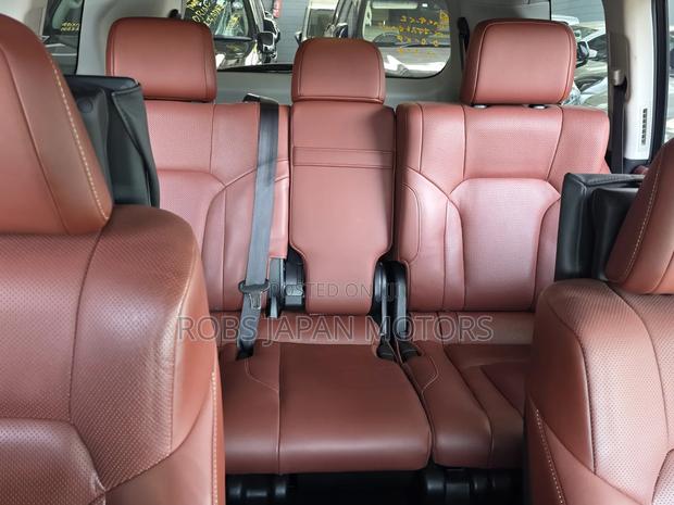 Lexus LX 570 AWD 2019 Silver