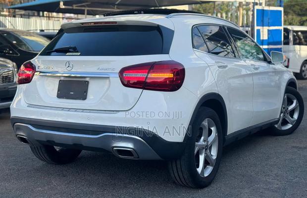 Mercedes-Benz GLA-Class 2019 White