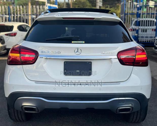 Mercedes-Benz GLA-Class 2019 White