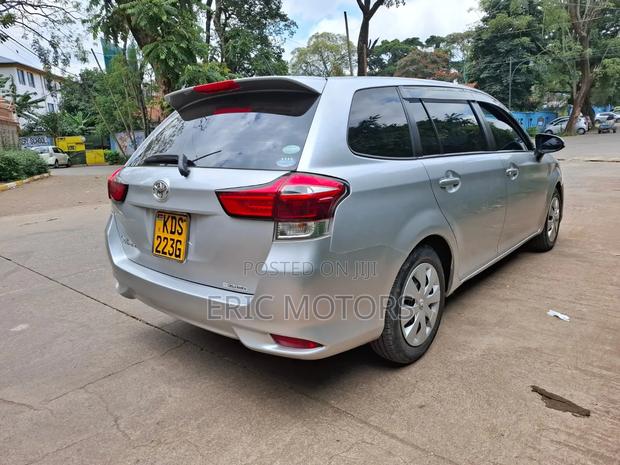 Toyota Corolla Fielder 2017 Silver
