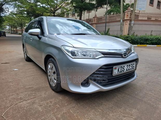 Toyota Corolla Fielder 2017 Silver