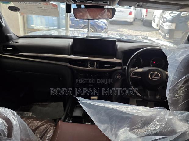 Lexus LX 570 AWD 2019 Ivory