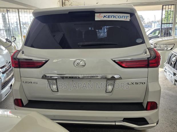 Lexus LX 570 AWD 2019 Ivory