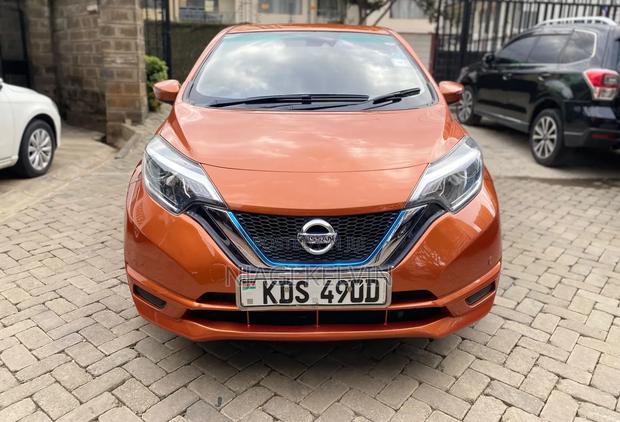 Nissan Note 2018 Orange