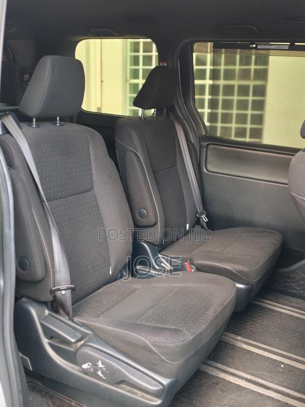Toyota Voxy 2019 Silver