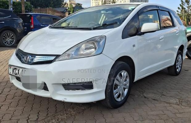 Honda Fit Shuttle 2012 White