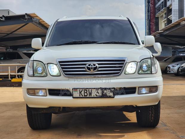 Toyota Land Cruiser 2006 White