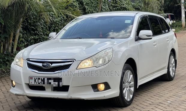 Subaru Legacy 2.5i Premium 2010 White
