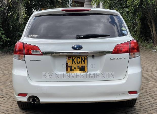 Subaru Legacy 2.5i Premium 2010 White