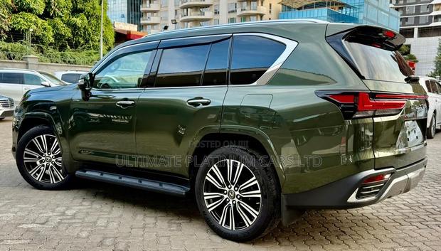Lexus LX 600 2022 Green
