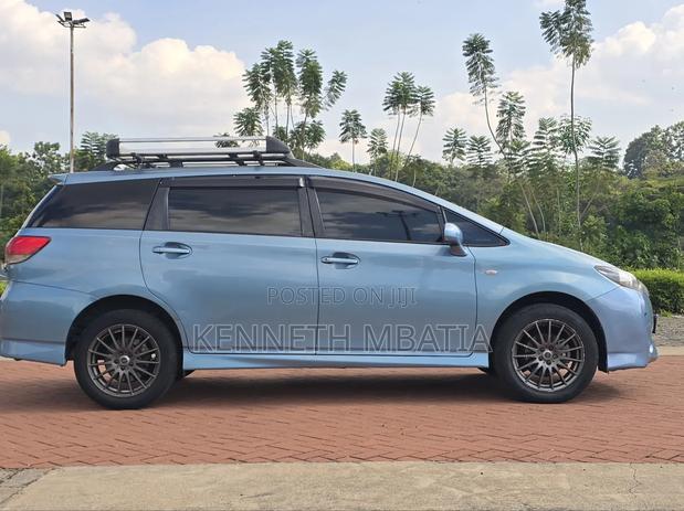 Toyota Wish 2011 Blue