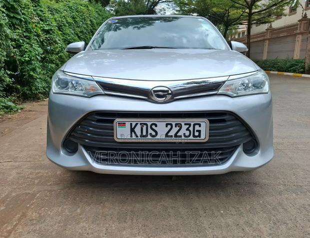 Toyota Corolla Fielder 2017 Silver