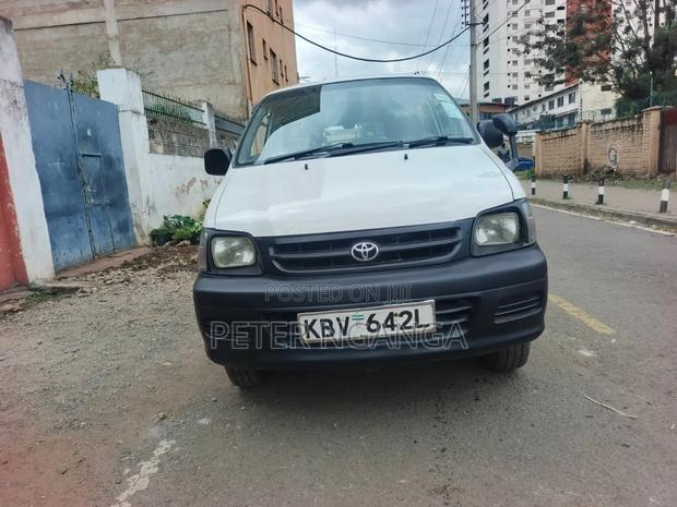 Toyota TownAce 2006 Off white
