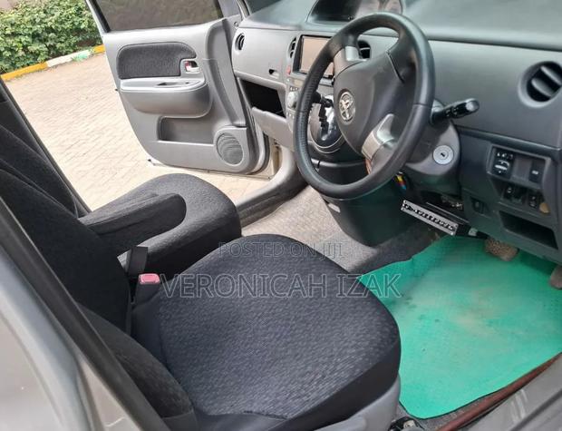 Toyota Sienta 2014 Silver
