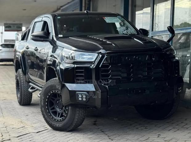 Toyota Hilux Revo Double Cab Deisel 2.4 AWD 2019 Black