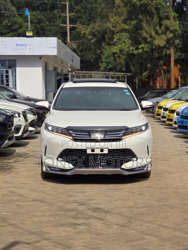 Toyota Harrier 2.0 Turbo 2019 White