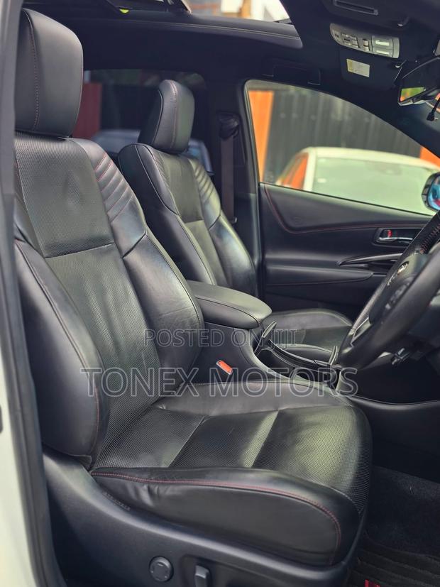 Toyota Harrier 2.0 Turbo 2019 White