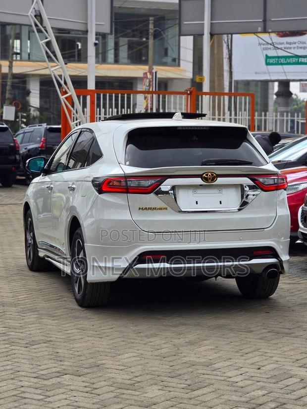 Toyota Harrier 2.0 Turbo 2019 White