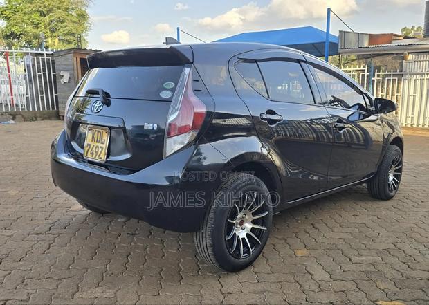 Toyota Aqua 2016 Black