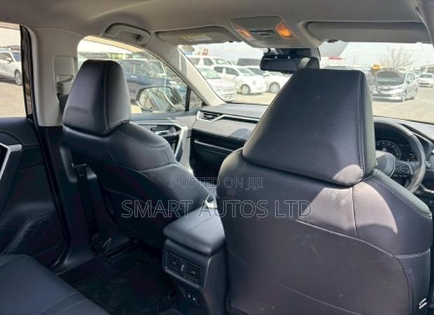 Toyota RAV4 Limited AWD 2019 Blue