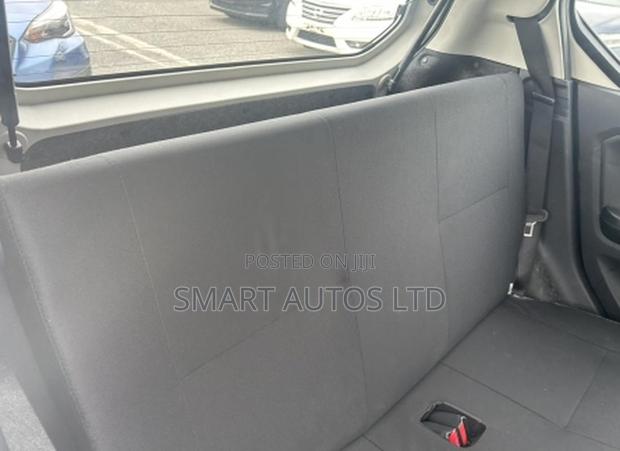 Daihatsu Mira 2019 Off white