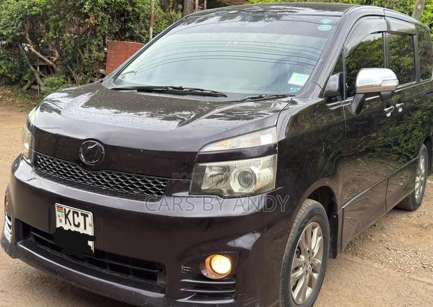 Toyota Voxy 2012 Black