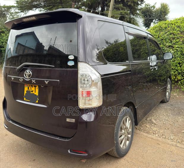 Toyota Voxy 2012 Black