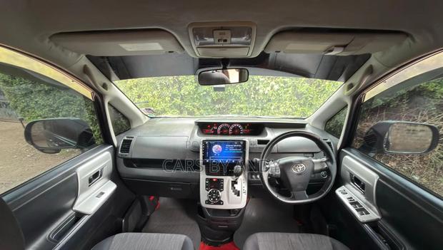 Toyota Voxy 2012 Black
