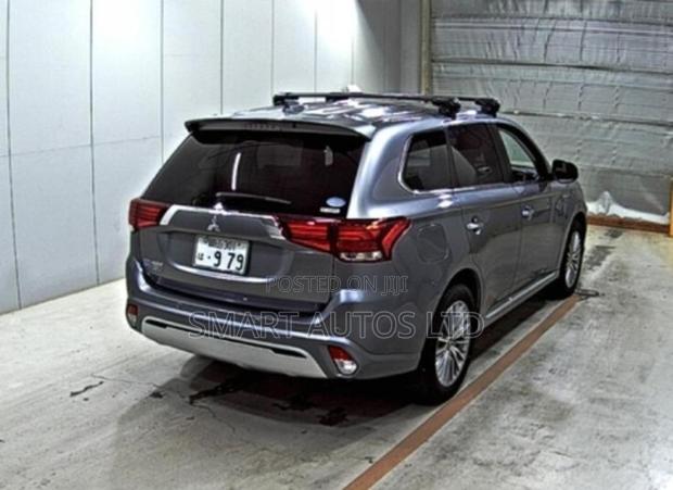 Mitsubishi Outlander PHEV 2019 Silver