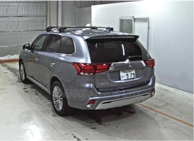 Mitsubishi Outlander PHEV 2019 Silver