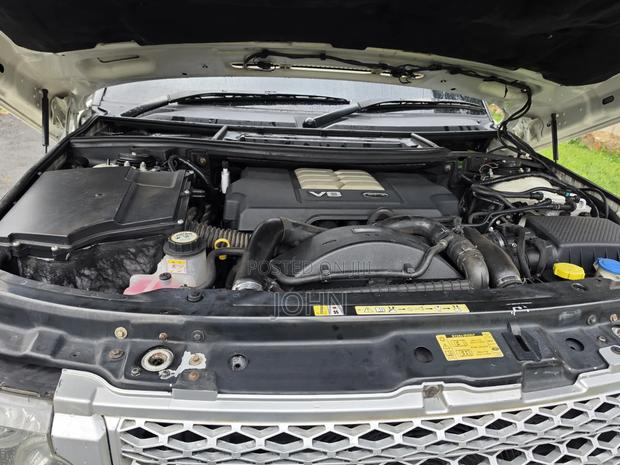 Land Rover Range Rover Vogue 2010 Pearl