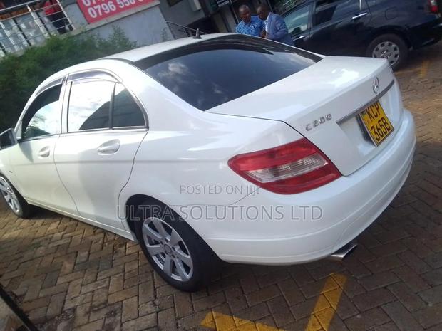 Mercedes-Benz C200 2011 White